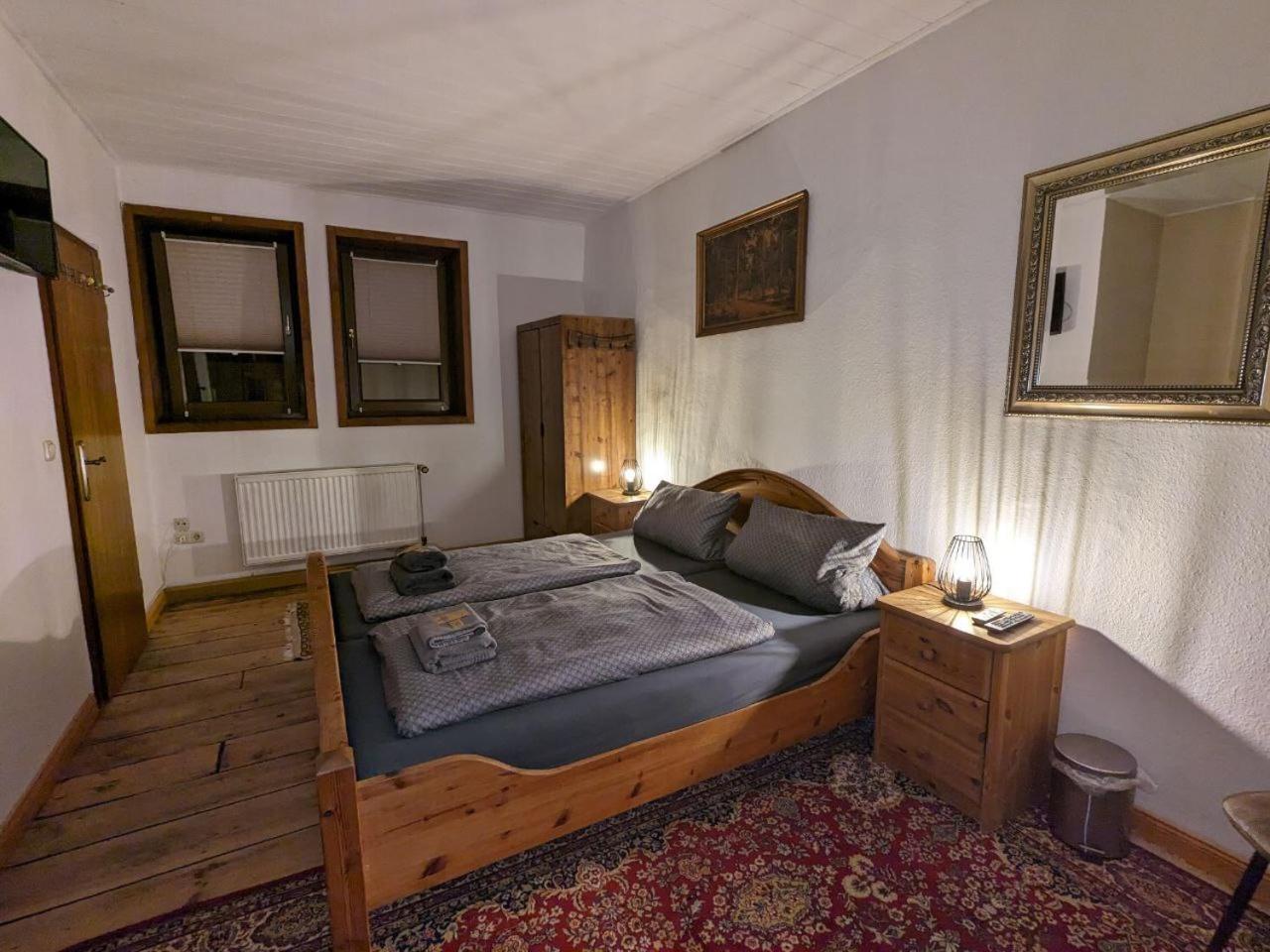 Gasthaus "Zum Goldenen Ross" Uhlstadt-Kirchhasel Bagian luar foto