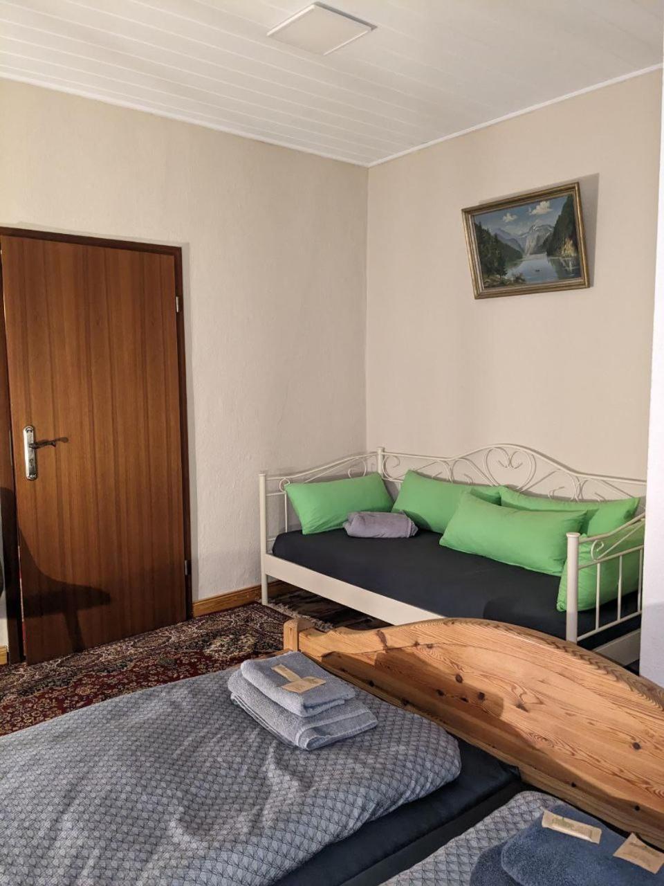 Gasthaus "Zum Goldenen Ross" Uhlstadt-Kirchhasel Bagian luar foto